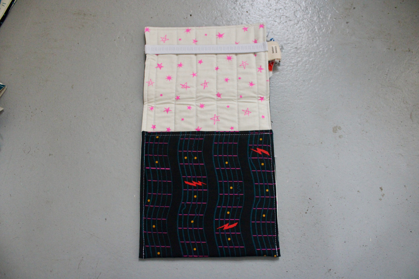 2nd Edition Reversible E-reader Sleeve