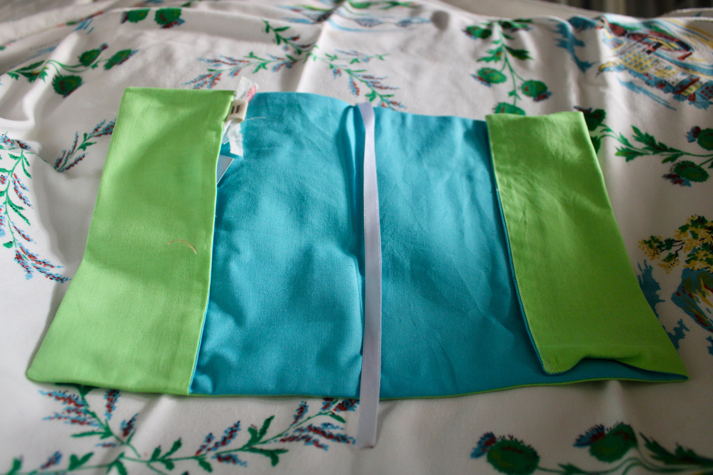 Independent Edition Adjustable Fabric Book Cover - Medium