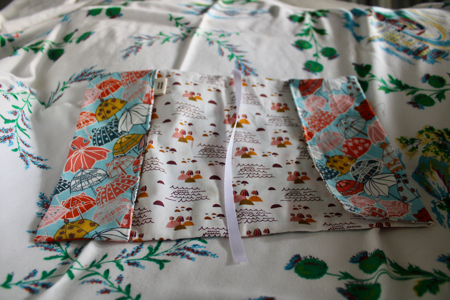 Seconds Adjustable Fabric Book Cover - Mediumish